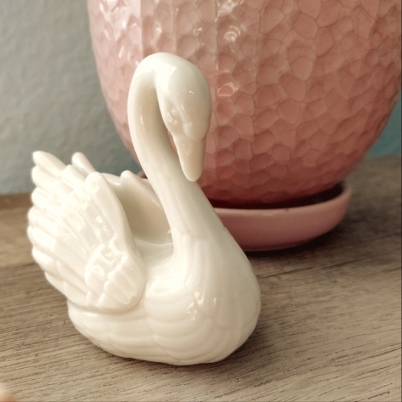 Lenox Swan Name Card Holder, Small Vintage Ivory Figurine - Picture 7 of 16